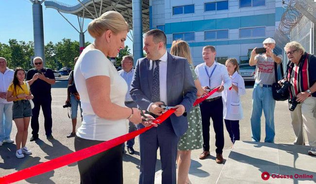 Пункт вакцинации открыли в аэропорту Одессы. ФОТОрепортаж