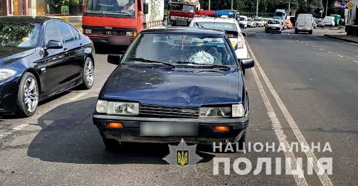На Водопроводной женщина бежала через дорогу и ее сбил автомобиль