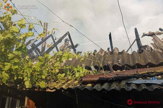 В Одесской области сотрудники ГСЧС спасли от огня частный дом