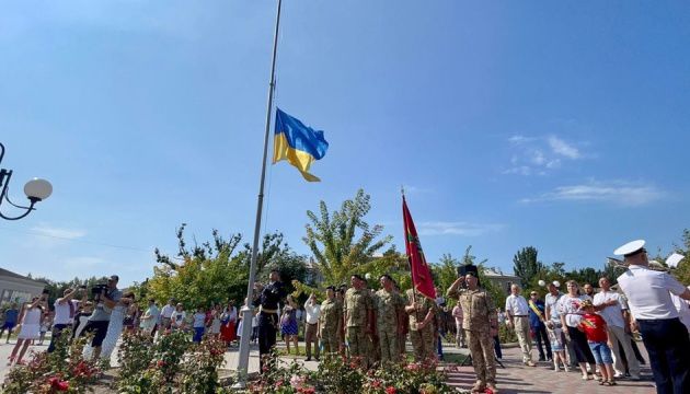 Український флот від Болграда до Маріуполя водночас зі всією країною підняв Прапор