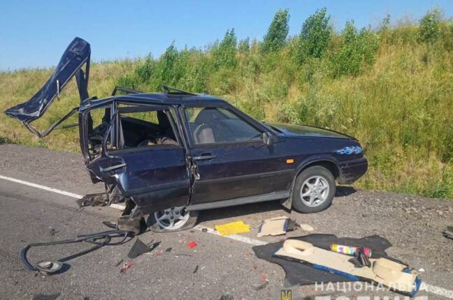 На трассе Подольск-Балта машину разорвало на две части