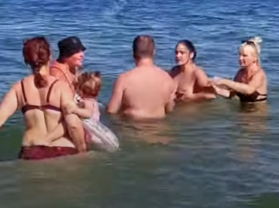 ​В Одессе туристы устроили жесткий «морской бой» на глазах у ребенка: видео