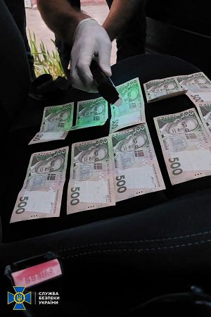 Посадовець на Одещині вимагав «відкати» у військових із зони ООС
