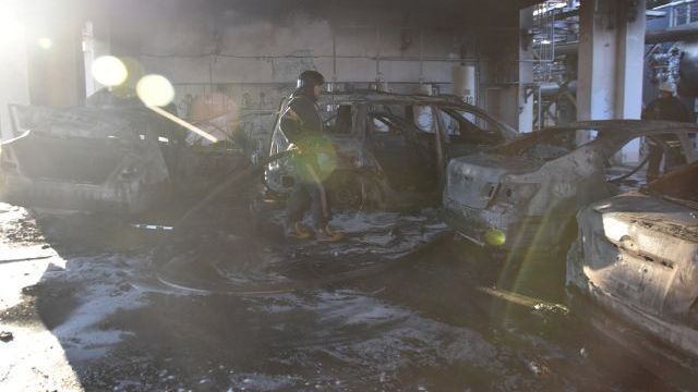 Пожежа в Одесі: на території заводу горіло шість автівок