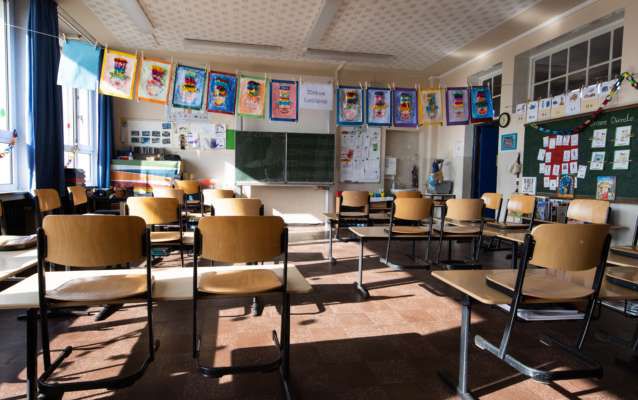 На Одещині хочуть відправити дітей у школи пізніше, щоб більше заробити на туристах