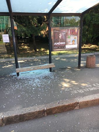 Поврежден остановочный комплекс — в Одессе произошел акт вандализма