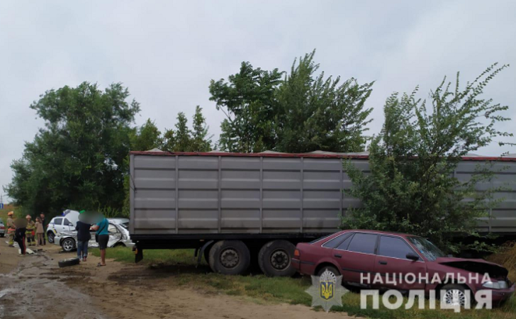 В крупном ДТП в Одесской области пострадала женщина с маленькими детьми