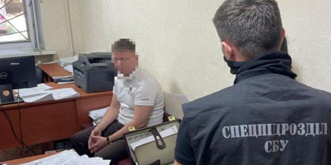 В Одессе поймали на взятке чиновника Минюста