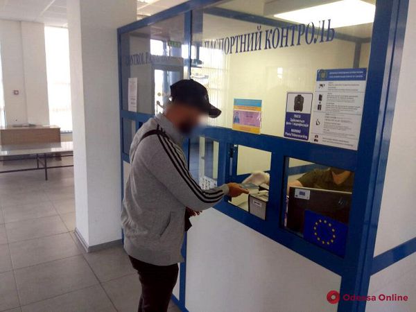 Купили документы: в Одессе и области пограничники задержали двух иностранцев с фальшивыми паспортами