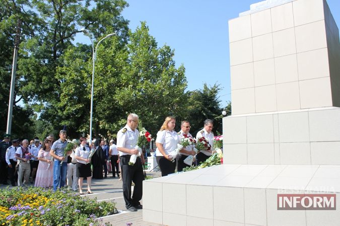 В Измаиле торжественно отметили День независимости Украины и пронесли огромный флаг