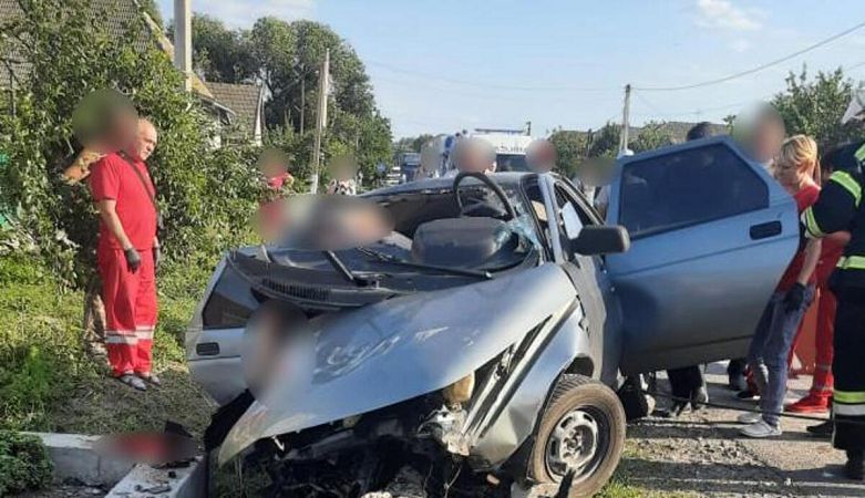 В Одесской области в смертельном ДТП погибли трое полицейских, есть раненый