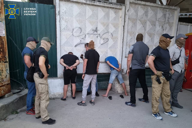 Рекет, «кришування» та неіснуючі борги: в Одеській області затримали іноземного лідера злочинного угрупування. Фото