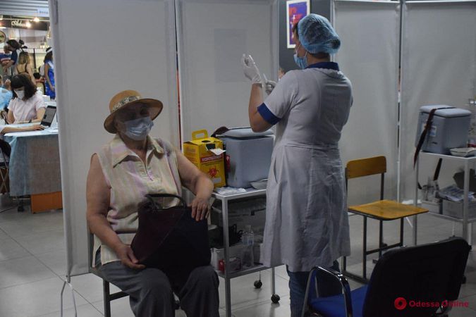 Хроники вакцинации: в регионе полностью привито свыше 166 тысяч жителей