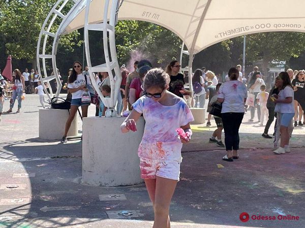 Праздник всех цветов радуги: в парке Шевченко состоялся зажигательный ColorFest-2021 (фото, видео)