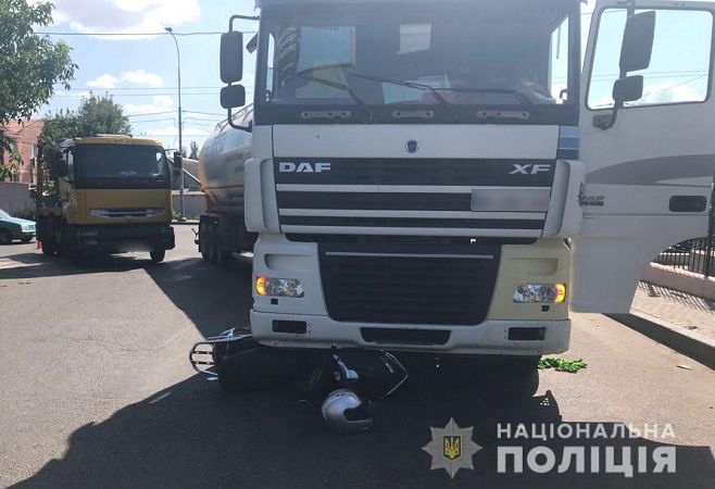 Поліцейські встановлюють обставини смертельної ДТП в Малиновському районі Одеси