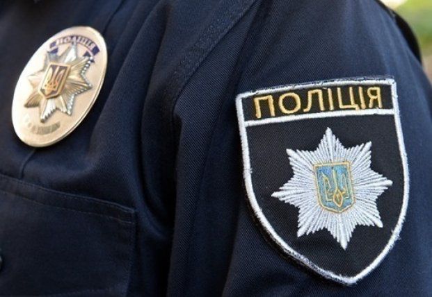 В Одесской области пьяные лицеисты устроили танцы на крыше авто