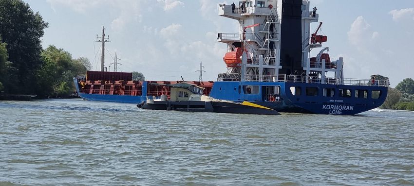 Корабель, який вийшов з Одеської області, протаранив три яхти у Румунії