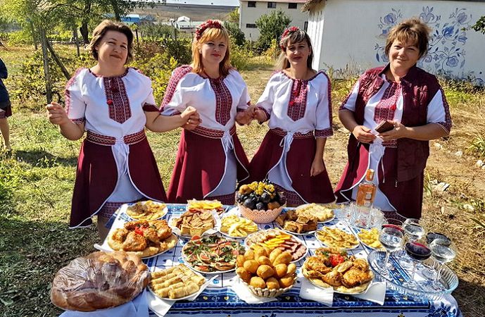 Национальные блюда, танцы и дикие куланы – на этноэкофестивале в Тарутинской степи
