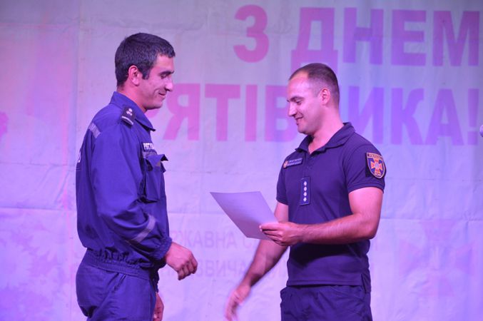 Новая традиция: килийским спасателям устроили праздник, где наградили лучших