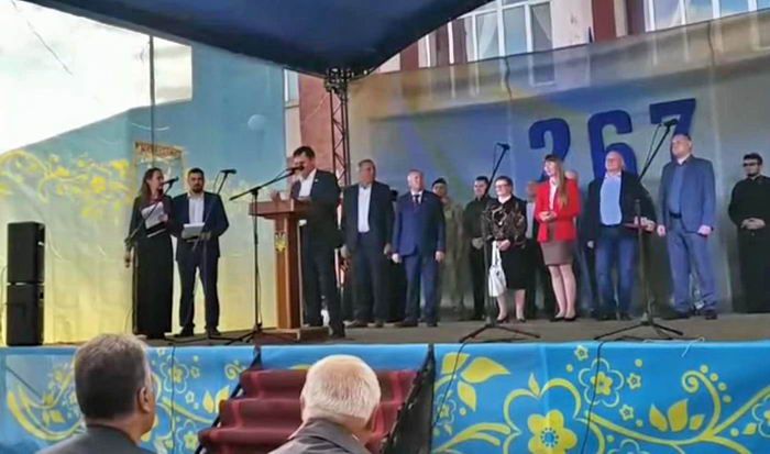 Мэр города в Одесской области с трудом прочитал речь на украинском языке (видео)