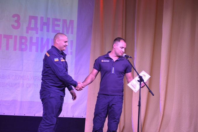 Новая традиция: килийским спасателям устроили праздник, где наградили лучших