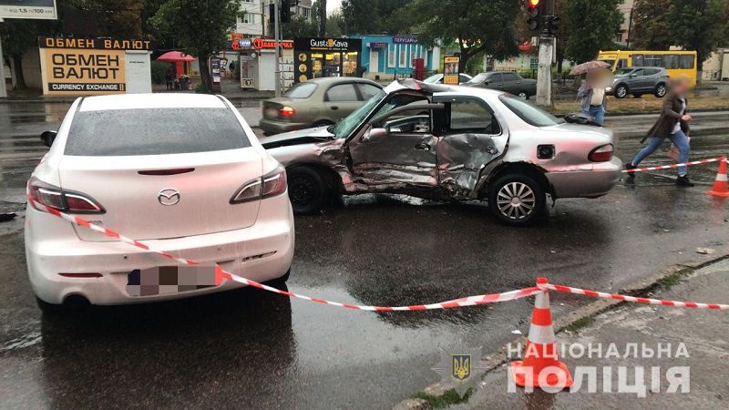 В Одесі сталася смертельна ДТП за участі поліцейського: він проїхав на «червоний»
