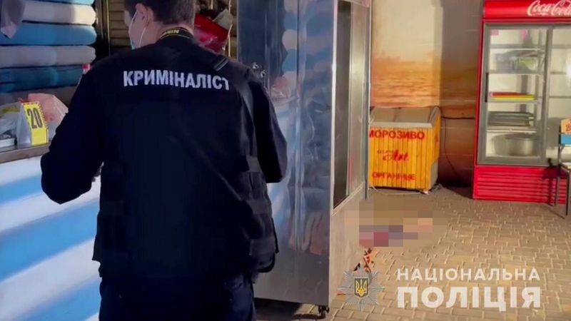 В курортной Затоке на глазах у людей расстреляли владельца кафе (ФОТО, ВИДЕО) - фото 3