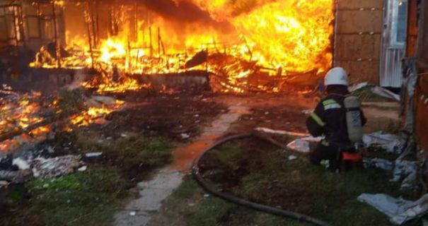 У курортній Затоці згоріли чотири будинки, евакуювали 25 осіб