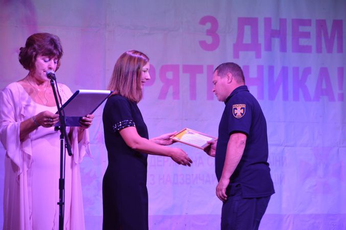 Новая традиция: килийским спасателям устроили праздник, где наградили лучших