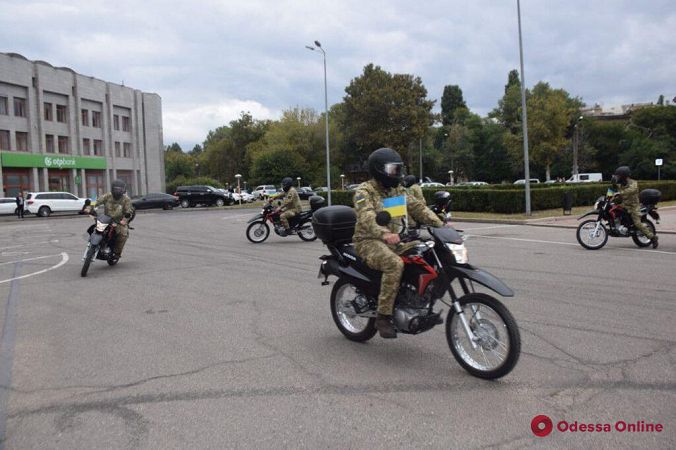 В Одессе пограничники получили новые мотоциклы и автомобили (фото, видео)