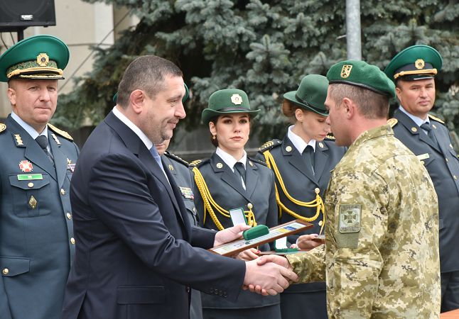 В Одессе пограничникам вручили новые мотоциклы «Хонда» и авто «Рено-Дастер» (фоторепортаж)