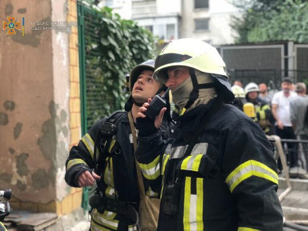 В Одессе тушили пожар в 14-этажном доме