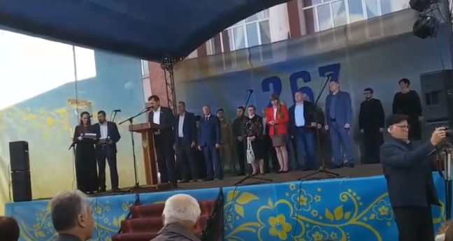 Мэр Кодымы с трудом прочитал текст на украинском языке