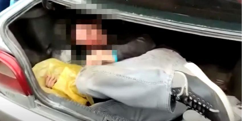 СБУ знешкодила банду, яка тероризувала Южне. У багажнику машини виявили викраденого чоловіка