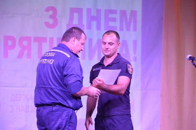 Новая традиция: килийским спасателям устроили праздник, где наградили лучших