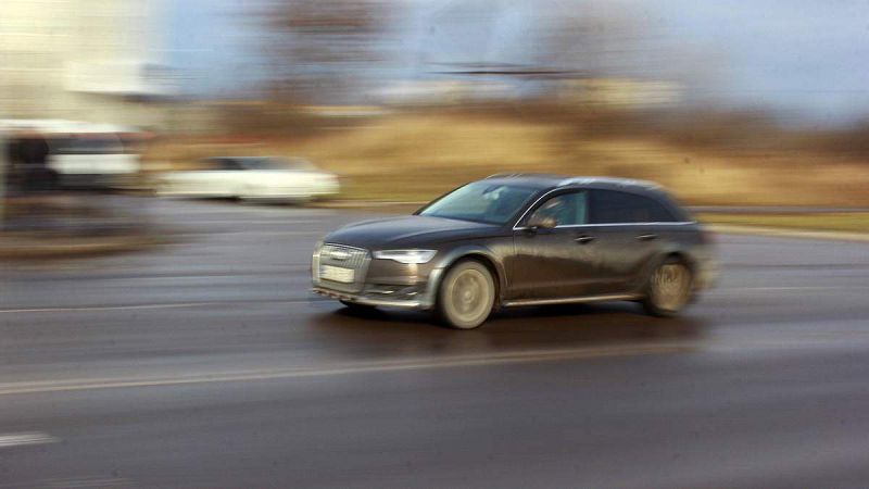 На Одещині авто з чотирма людьми влетіло в опору моста: водія перевірять на тверезість