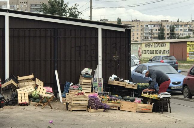 Нахалстрой: стихийные торговцы преподнесли подарок одесситам ко Дню города (ВИДЕО)