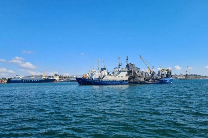 В порту Черноморск начали работы по дноуглублению