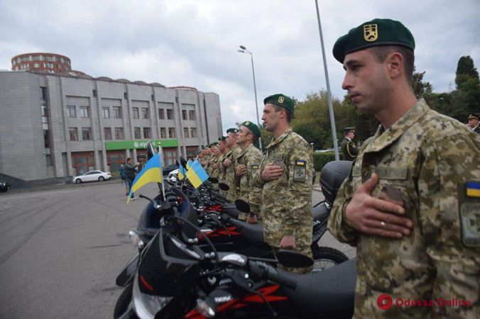 В Одессе пограничники получили новые мотоциклы и автомобили (фото, видео)