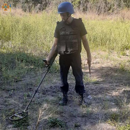 Разминирование в лесу: в Одесской области нашли 30 артснарядов времен Второй Мировой войны