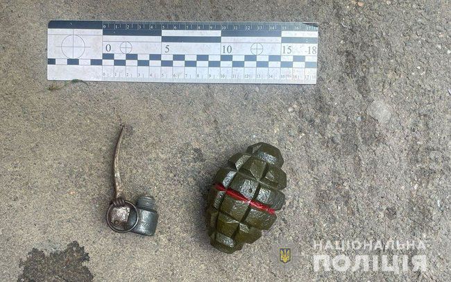 Мужчина угрожал взорвать гранату на школьном стадионе в Одессе 03