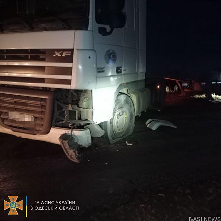 Одесские спасатели оказали помощь пострадавшим в ДТП возле села Виноград