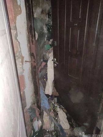 В Одессе из захламленной квартиры эвакуировали двух женщин