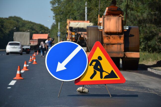 Во вторник во всех районах Одессы продолжается ремонт дорог: адреса