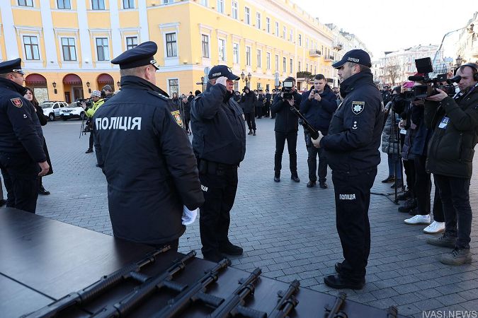 Полицейским Одесской области вручили новые Renault Duster