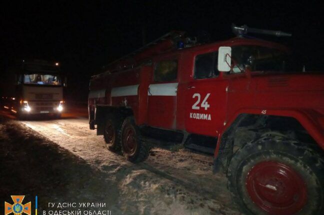 В Одесской области грузовик застрял на подъеме