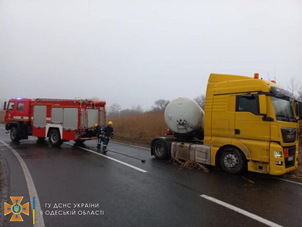 За сутки одесские спасатели четыре раза выезжали на помощь водителям