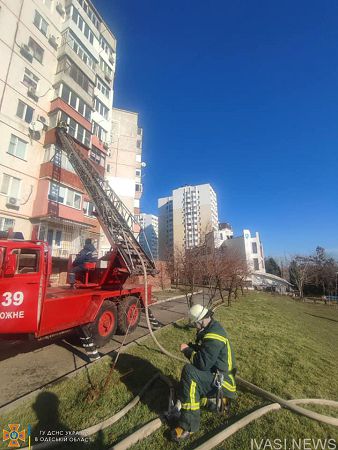 В Южном из-за выброшенного с балкона окурка произошел пожар в многоэтажке