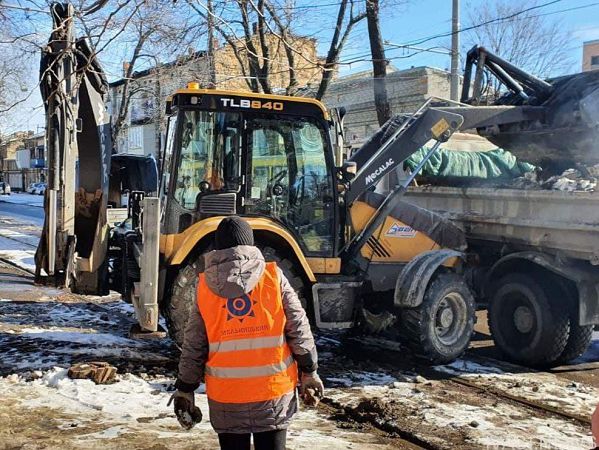 В Малиновском районе Одессы началась санитарная уборка дворов