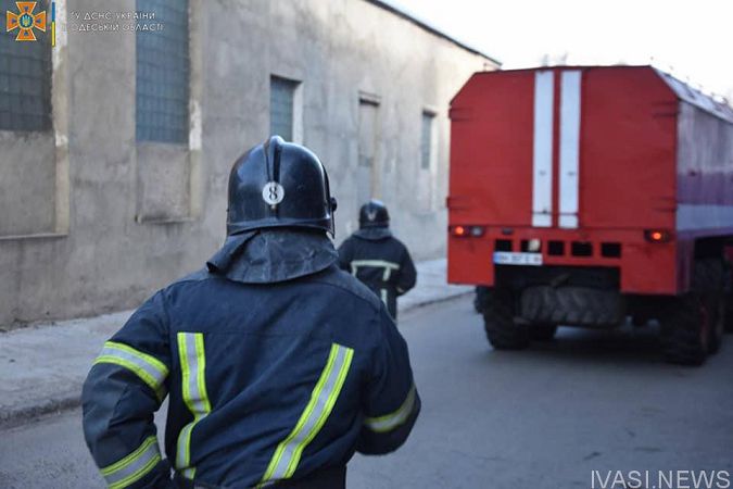 В Одессе горел склад в бизнес-центре «Меркурий»